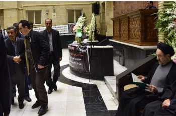 سيد محمد خاتمي و محمود احمدي نژاد در يک مراسم